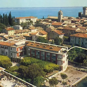 https://hotel-giardino-sirmione.it-lombardy.com
